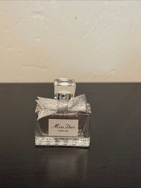 FREE with $20 purchase! Miss Dior Parfum Mini Bottle - Silver Bow